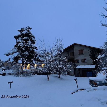Appartement Dans Maison Brié-et-Angonnes Exterior foto